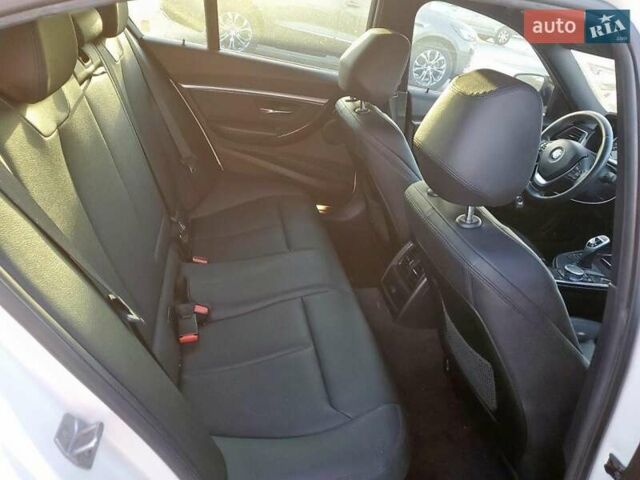 Білий БМВ 3 Серія, об'ємом двигуна 2 л та пробігом 102 тис. км за 3000 $, фото 9 на Automoto.ua