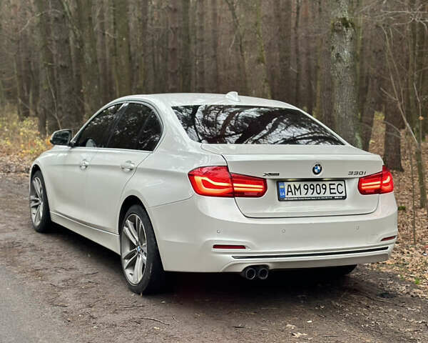 Белый БМВ 3 Серия, объемом двигателя 2 л и пробегом 142 тыс. км за 17500 $, фото 4 на Automoto.ua