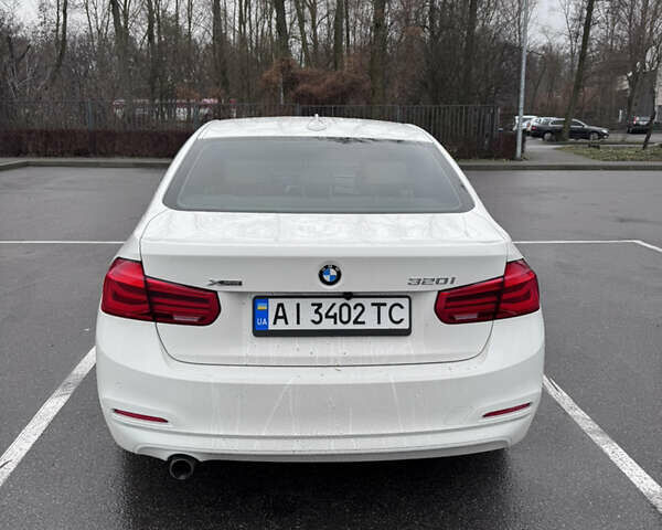 Белый БМВ 3 Серия, объемом двигателя 2 л и пробегом 129 тыс. км за 16300 $, фото 7 на Automoto.ua