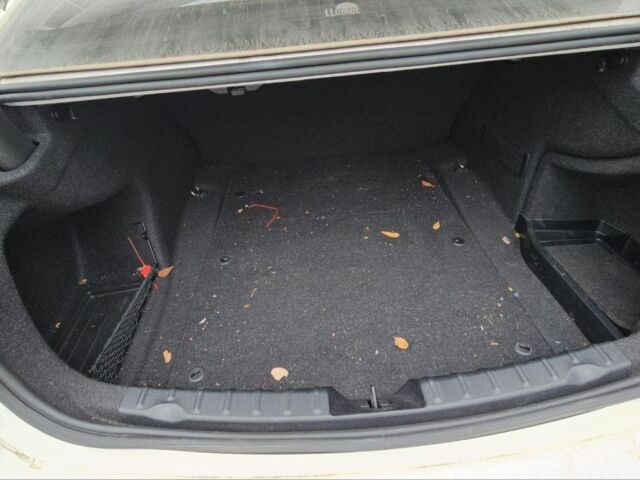 Білий БМВ 3 Серія, об'ємом двигуна 2 л та пробігом 72 тис. км за 12900 $, фото 29 на Automoto.ua