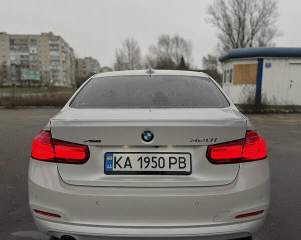 Білий БМВ 3 Серія, об'ємом двигуна 2 л та пробігом 190 тис. км за 13300 $, фото 5 на Automoto.ua