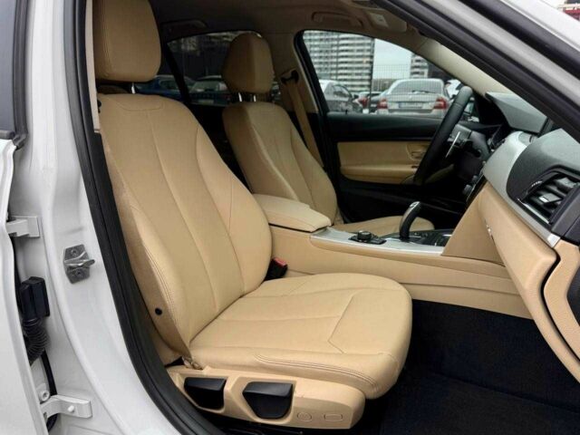 Білий БМВ 3 Серія, об'ємом двигуна 2 л та пробігом 170 тис. км за 13300 $, фото 23 на Automoto.ua