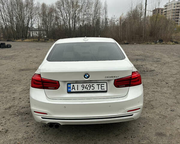 Белый БМВ 3 Серия, объемом двигателя 2 л и пробегом 140 тыс. км за 16300 $, фото 5 на Automoto.ua