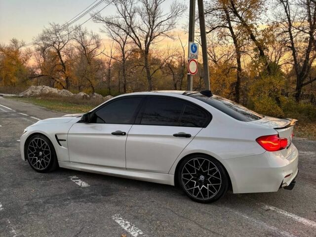 Білий БМВ 3 Серія, об'ємом двигуна 2 л та пробігом 155 тис. км за 17600 $, фото 3 на Automoto.ua