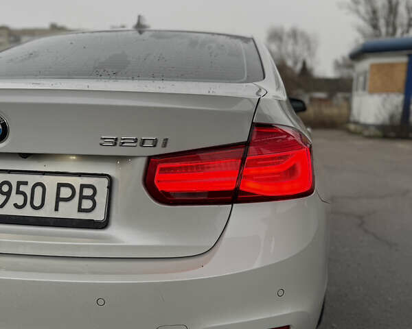 Білий БМВ 3 Серія, об'ємом двигуна 2 л та пробігом 190 тис. км за 13300 $, фото 6 на Automoto.ua