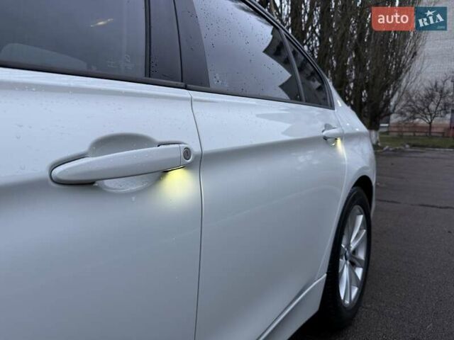 Белый БМВ 3 Серия, объемом двигателя 2 л и пробегом 159 тыс. км за 13500 $, фото 15 на Automoto.ua