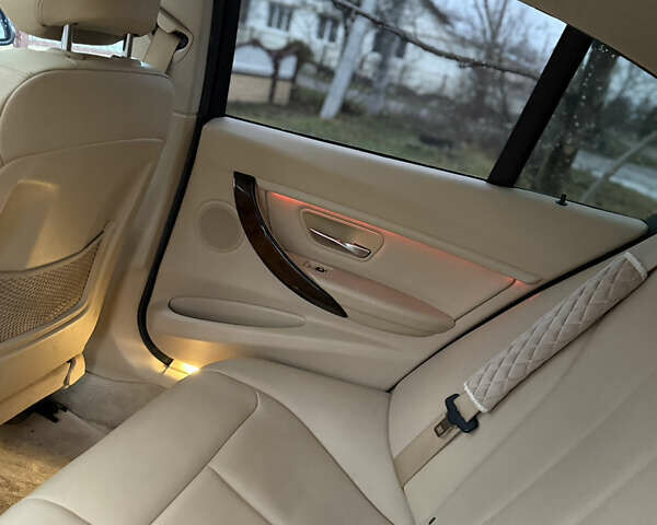 Білий БМВ 3 Серія, об'ємом двигуна 2 л та пробігом 190 тис. км за 13300 $, фото 17 на Automoto.ua