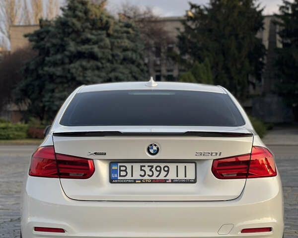 Белый БМВ 3 Серия, объемом двигателя 2 л и пробегом 178 тыс. км за 13800 $, фото 5 на Automoto.ua