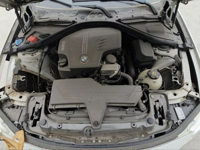 Білий БМВ 3 Серія, об'ємом двигуна 2 л та пробігом 72 тис. км за 12900 $, фото 40 на Automoto.ua