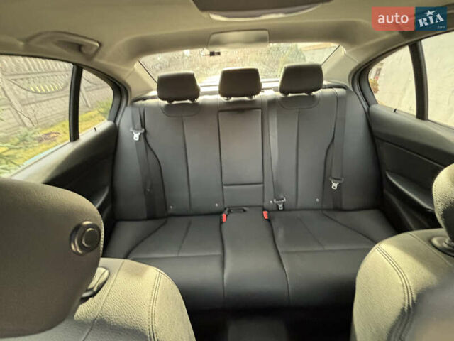 Белый БМВ 3 Серия, объемом двигателя 2 л и пробегом 122 тыс. км за 20500 $, фото 11 на Automoto.ua