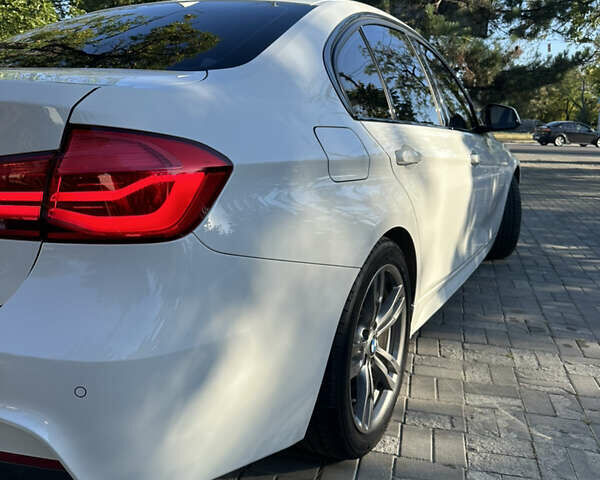 Белый БМВ 3 Серия, объемом двигателя 2 л и пробегом 180 тыс. км за 21500 $, фото 38 на Automoto.ua