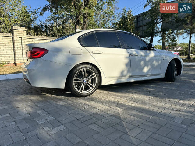 Белый БМВ 3 Серия, объемом двигателя 2 л и пробегом 180 тыс. км за 21500 $, фото 13 на Automoto.ua