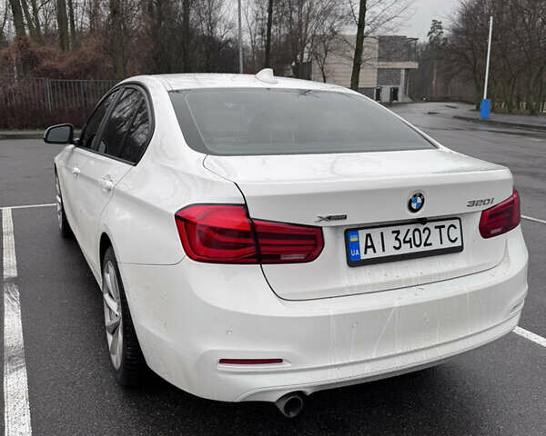 Белый БМВ 3 Серия, объемом двигателя 2 л и пробегом 129 тыс. км за 16300 $, фото 9 на Automoto.ua