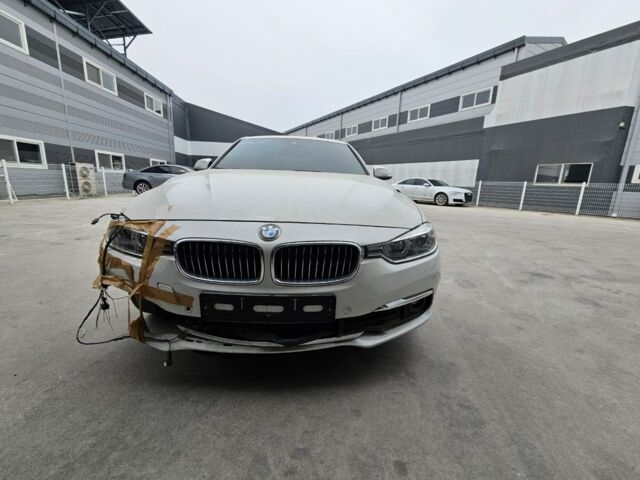 Білий БМВ 3 Серія, об'ємом двигуна 2 л та пробігом 72 тис. км за 12900 $, фото 2 на Automoto.ua