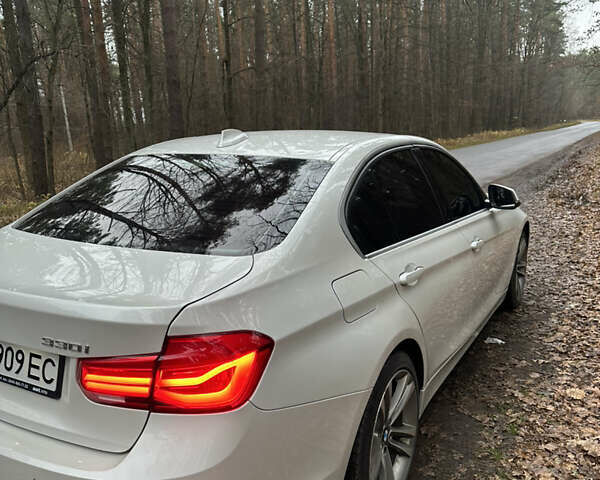 Белый БМВ 3 Серия, объемом двигателя 2 л и пробегом 142 тыс. км за 17500 $, фото 6 на Automoto.ua