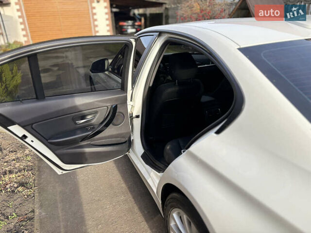 Белый БМВ 3 Серия, объемом двигателя 2 л и пробегом 122 тыс. км за 20500 $, фото 8 на Automoto.ua