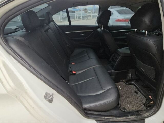 Білий БМВ 3 Серія, об'ємом двигуна 2 л та пробігом 72 тис. км за 12900 $, фото 19 на Automoto.ua