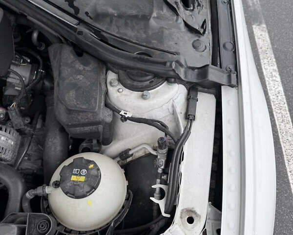 Белый БМВ 3 Серия, объемом двигателя 2 л и пробегом 129 тыс. км за 16300 $, фото 48 на Automoto.ua