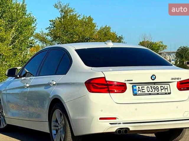 Белый БМВ 3 Серия, объемом двигателя 2 л и пробегом 135 тыс. км за 14000 $, фото 1 на Automoto.ua