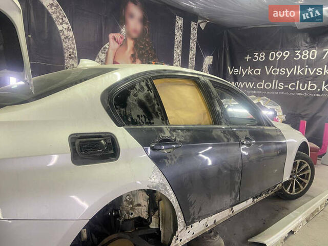 Белый БМВ 3 Серия, объемом двигателя 2 л и пробегом 190 тыс. км за 12900 $, фото 45 на Automoto.ua