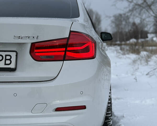 Белый БМВ 3 Серия, объемом двигателя 2 л и пробегом 190 тыс. км за 12900 $, фото 15 на Automoto.ua