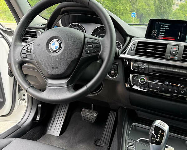 Белый БМВ 3 Серия, объемом двигателя 2 л и пробегом 163 тыс. км за 19500 $, фото 8 на Automoto.ua