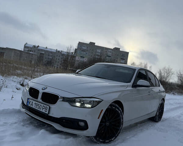 Белый БМВ 3 Серия, объемом двигателя 2 л и пробегом 190 тыс. км за 12900 $, фото 1 на Automoto.ua