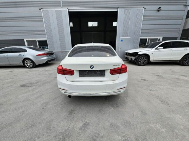 Білий БМВ 3 Серія, об'ємом двигуна 2 л та пробігом 72 тис. км за 12900 $, фото 4 на Automoto.ua