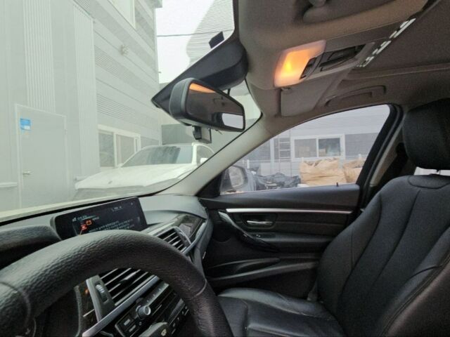 Білий БМВ 3 Серія, об'ємом двигуна 2 л та пробігом 72 тис. км за 12900 $, фото 37 на Automoto.ua