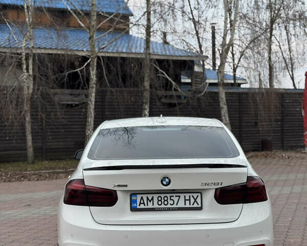 Білий БМВ 3 Серія, об'ємом двигуна 2 л та пробігом 149 тис. км за 16300 $, фото 5 на Automoto.ua