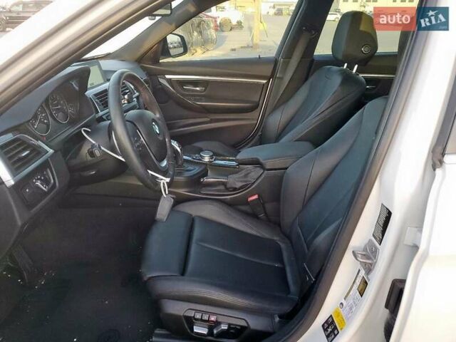 Білий БМВ 3 Серія, об'ємом двигуна 2 л та пробігом 102 тис. км за 3000 $, фото 6 на Automoto.ua