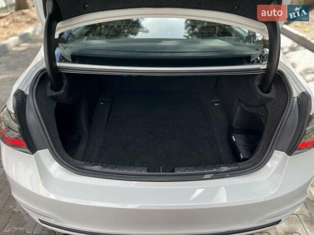 Білий БМВ 3 Серія, об'ємом двигуна 2 л та пробігом 142 тис. км за 14950 $, фото 33 на Automoto.ua