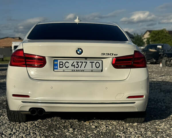 Білий БМВ 3 Серія, об'ємом двигуна 2 л та пробігом 165 тис. км за 17400 $, фото 5 на Automoto.ua