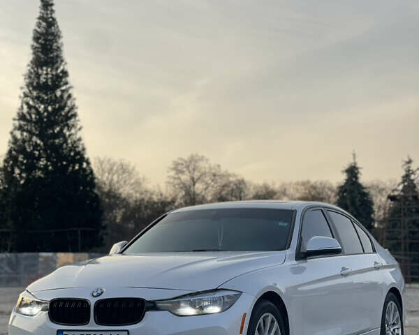 Белый БМВ 3 Серия, объемом двигателя 2 л и пробегом 178 тыс. км за 13800 $, фото 6 на Automoto.ua