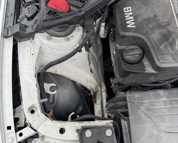 Белый БМВ 3 Серия, объемом двигателя 2 л и пробегом 129 тыс. км за 16300 $, фото 49 на Automoto.ua