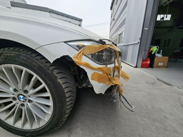 Білий БМВ 3 Серія, об'ємом двигуна 2 л та пробігом 72 тис. км за 12900 $, фото 10 на Automoto.ua