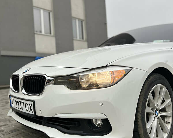 Белый БМВ 3 Серия, объемом двигателя 2 л и пробегом 104 тыс. км за 14900 $, фото 1 на Automoto.ua