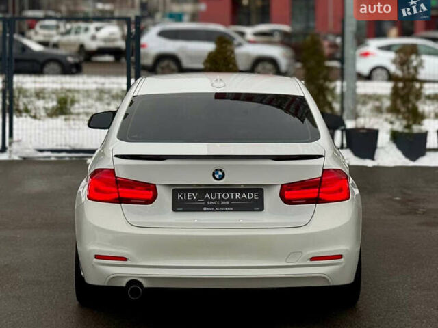 Белый БМВ 3 Серия, объемом двигателя 2 л и пробегом 171 тыс. км за 13300 $, фото 12 на Automoto.ua