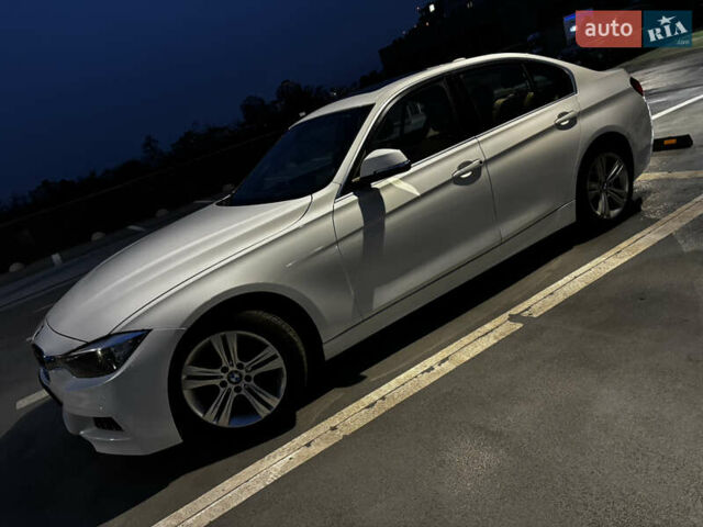 Белый БМВ 3 Серия, объемом двигателя 2 л и пробегом 177 тыс. км за 15500 $, фото 5 на Automoto.ua