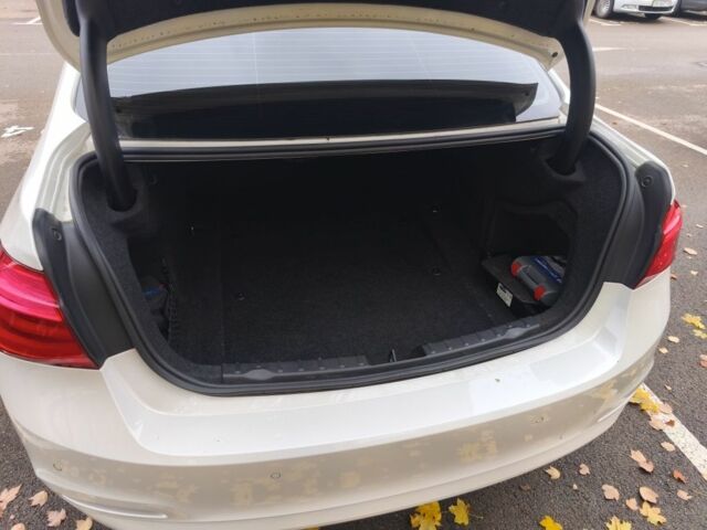 Белый БМВ 3 Серия, объемом двигателя 2 л и пробегом 190 тыс. км за 13000 $, фото 23 на Automoto.ua