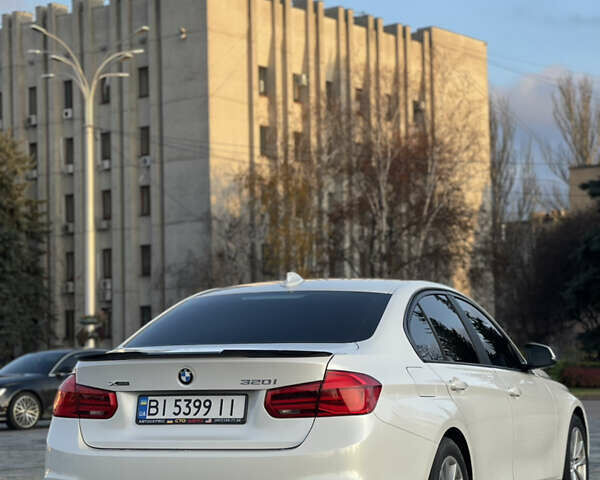 Белый БМВ 3 Серия, объемом двигателя 2 л и пробегом 178 тыс. км за 13800 $, фото 9 на Automoto.ua