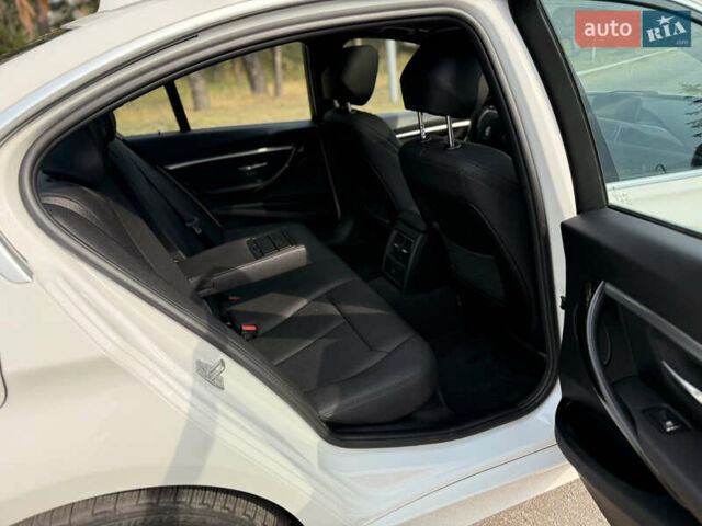 Білий БМВ 3 Серія, об'ємом двигуна 2 л та пробігом 79 тис. км за 19300 $, фото 22 на Automoto.ua