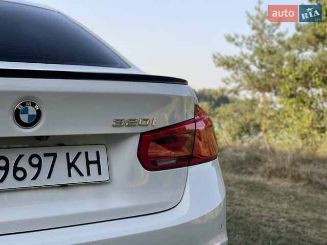 Білий БМВ 3 Серія, об'ємом двигуна 2 л та пробігом 170 тис. км за 14000 $, фото 18 на Automoto.ua