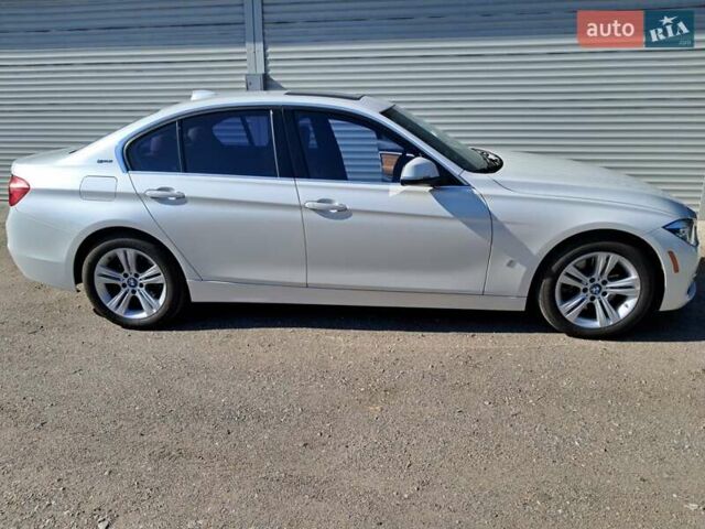 Белый БМВ 3 Серия, объемом двигателя 2 л и пробегом 58 тыс. км за 22000 $, фото 2 на Automoto.ua