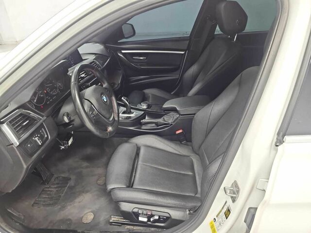 Белый БМВ 3 Серия, объемом двигателя 3 л и пробегом 109 тыс. км за 4800 $, фото 3 на Automoto.ua