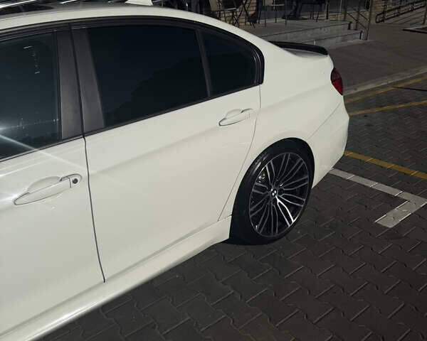 Белый БМВ 3 Серия, объемом двигателя 2 л и пробегом 115 тыс. км за 20000 $, фото 5 на Automoto.ua