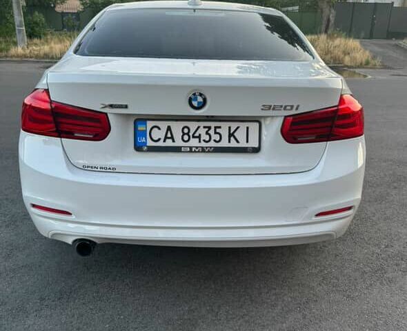 Белый БМВ 3 Серия, объемом двигателя 2 л и пробегом 159 тыс. км за 15000 $, фото 3 на Automoto.ua