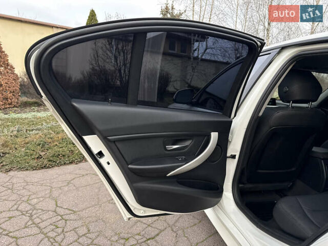 Белый БМВ 3 Серия, объемом двигателя 2 л и пробегом 162 тыс. км за 14700 $, фото 39 на Automoto.ua