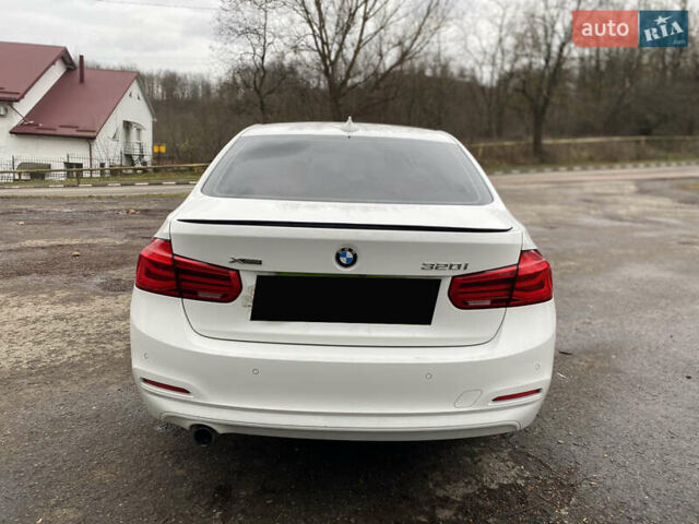 Белый БМВ 3 Серия, объемом двигателя 2 л и пробегом 135 тыс. км за 12400 $, фото 4 на Automoto.ua