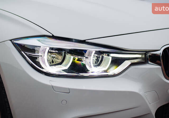 Белый БМВ 3 Серия, объемом двигателя 2 л и пробегом 124 тыс. км за 16000 $, фото 4 на Automoto.ua